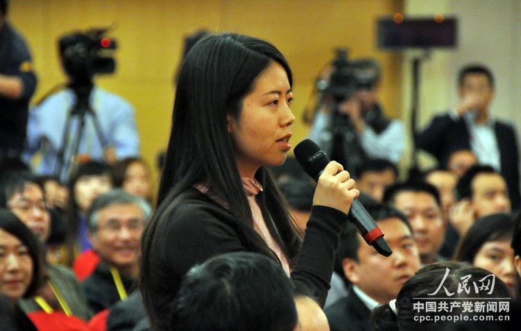 新華社記者現場提問。（ 人民網 張啟川 攝） 