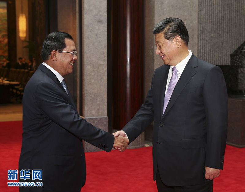 5月18日，國家主席習近平在上海會見柬埔寨首相洪森。 新華社記者蘭紅光 攝