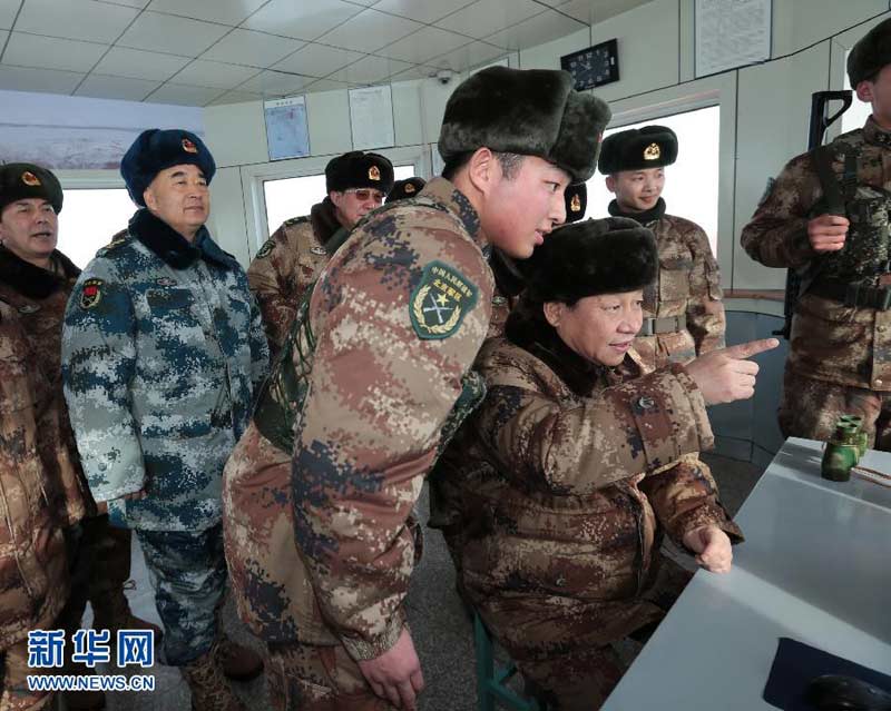 2014年1月26日，習近平來到內蒙古軍區邊防某部，看望慰問戍邊官兵。李剛攝