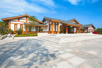 融合川東民居元素建造的緬懷館樸素自然。