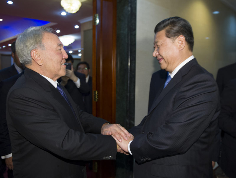 9月12日，國家主席習(xí)近平在杜尚別會見哈薩克斯坦總統(tǒng)納扎爾巴耶夫。 新華社記者謝環(huán)馳攝
