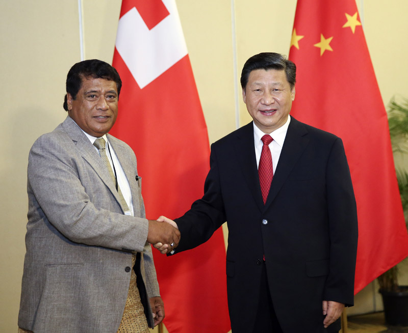 11月22日，國家主席習近平在斐濟楠迪會見湯加首相圖伊瓦卡諾。新華社記者丁林攝