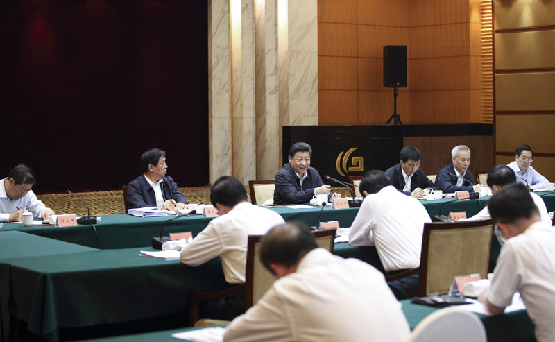 5月27日，中共中央總書記、國家主席、中央軍委主席習近平在浙江召開華東7省市黨委主要負責同志座談會，聽取對“十三五”時期經濟社會發展的意見和建議並發表重要講話。新華社記者 蘭紅光 攝