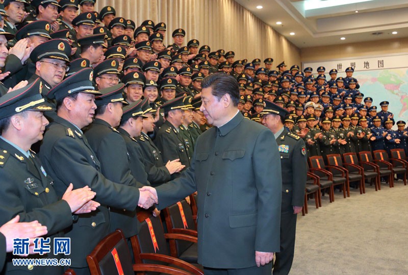 2015年2月16日，習近平在陝西省軍區辦公樓大會議室，接見駐西安部隊正師職以上領導干部和副師級單位主官。李剛攝