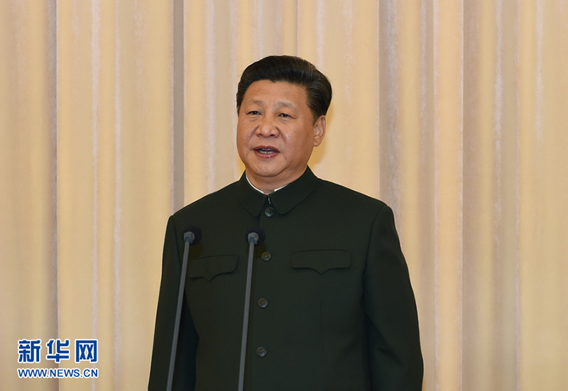 2015年12月31日，中國人民解放軍陸軍領導機構、中國人民解放軍火箭軍、中國人民解放軍戰略支援部隊成立大會在北京八一大樓隆重舉行。習近平向陸軍、火箭軍、戰略支援部隊授予軍旗並致訓詞。記者 李剛 攝
