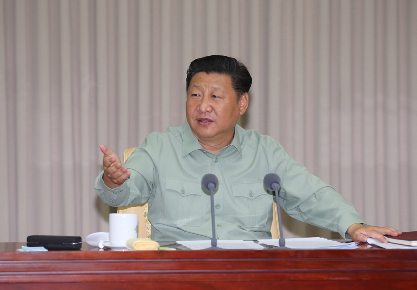 9月26日，中共中央總書記、國家主席、中央軍委主席習近平視察火箭軍機關，代表黨中央和中央軍委，對火箭軍第一次黨代表大會的召開表示熱烈的祝賀，向火箭軍全體指戰(zhàn)員致以誠摯的問候。這是習近平聽取火箭軍工作匯報后發(fā)表重要講話。新華社記者 李 剛攝