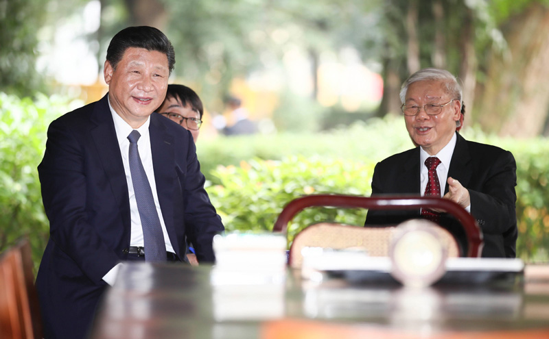 11月13日，中共中央總書記、國家主席習近平在河內越共中央駐地再次會見越共中央總書記阮富仲。會見后，習近平和阮富仲前往胡志明故居繼續交流。新華社記者 蘭紅光 攝