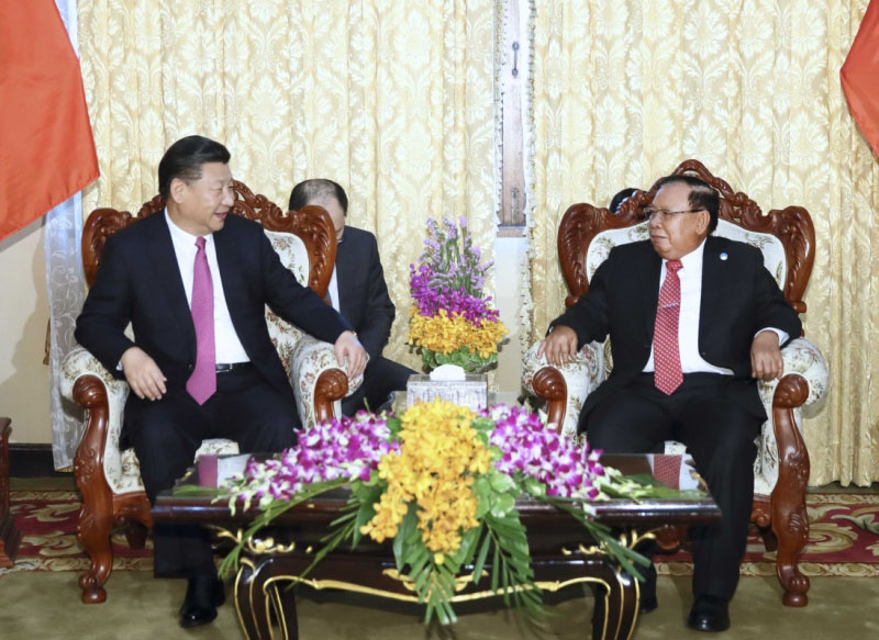 11月13日，中共中央總書記、國家主席習(xí)近平在萬象國家主席府同老撾人民革命黨中央委員會(huì)總書記、國家主席本揚(yáng)舉行會(huì)談。 新華社記者 蘭紅光 攝