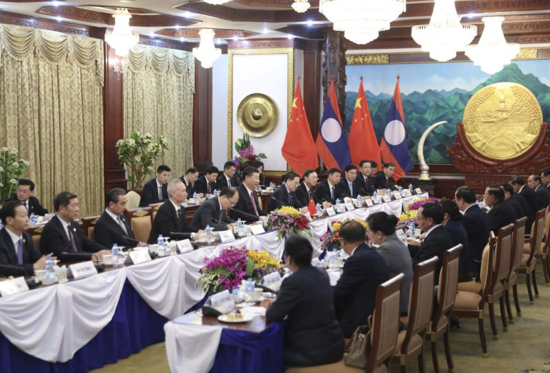 11月13日，中共中央總書記、國家主席習(xí)近平在萬象國家主席府同老撾人民革命黨中央委員會總書記、國家主席本揚舉行會談。 新華社記者 丁林 攝