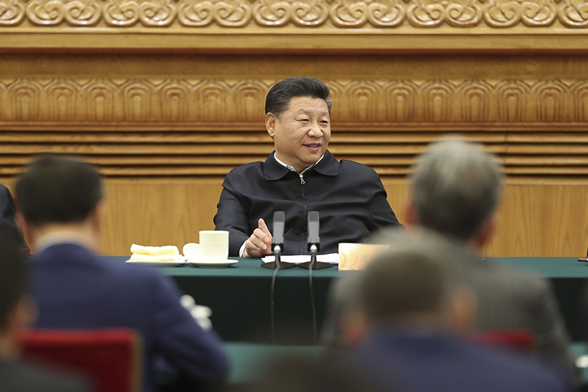 11月1日，中共中央總書記、國(guó)家主席、中央軍委主席習(xí)近平在北京人民大會(huì)堂主持召開民營(yíng)企業(yè)座談會(huì)並發(fā)表重要講話。新華社發(fā)（盛佳鵬 攝）