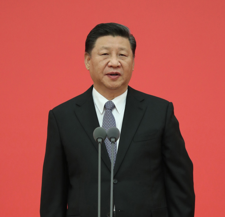 11月9日，國家綜合性消防救援隊伍授旗儀式在人民大會堂舉行。中共中央總書記、國家主席、中央軍委主席習近平向國家綜合性消防救援隊伍授旗並致訓詞。這是習近平致訓詞。 新華社記者 鞠鵬 攝