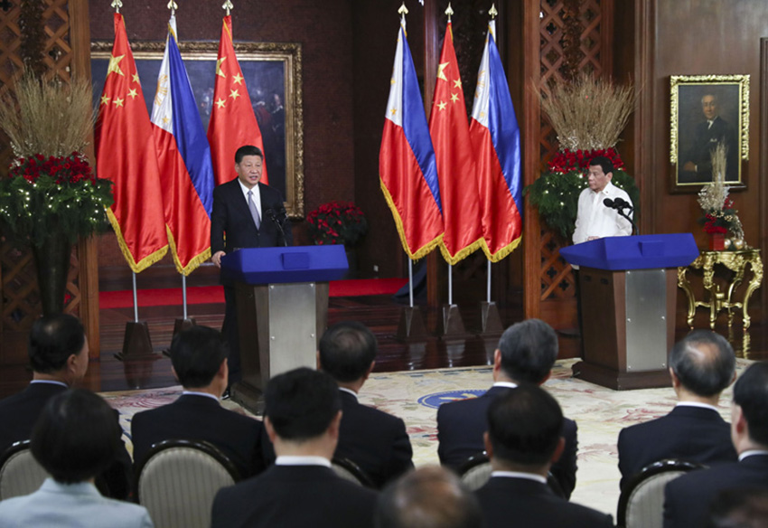 11月20日，國家主席習近平在馬尼拉同菲律賓總統杜特爾特舉行會談。這是會談后，兩國元首共同會見記者。 新華社記者 謝環馳 攝