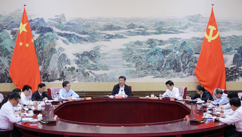 2018年7月2日，中共中央總書記、國家主席、中央軍委主席習近平在中南海同團中央新一屆領導班子成員集體談話並發(fā)表重要講話。 新華社記者 王曄 攝