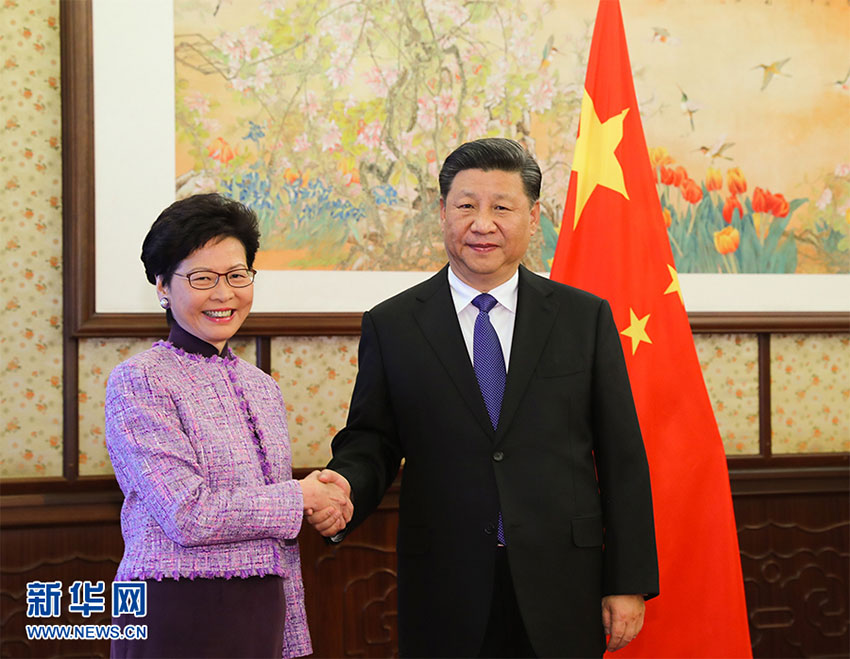 12月17日，國(guó)家主席習(xí)近平在中南海會(huì)見來京述職的香港特別行政區(qū)行政長(zhǎng)官林鄭月娥。 新華社記者 謝環(huán)馳 攝