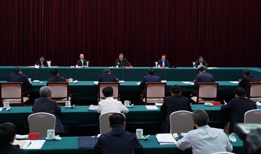 5月20日至22日，中共中央總書記、國家主席、中央軍委主席習(xí)近平在江西考察，主持召開推動中部地區(qū)崛起工作座談會並發(fā)表重要講話。新華社記者 謝環(huán)馳 攝