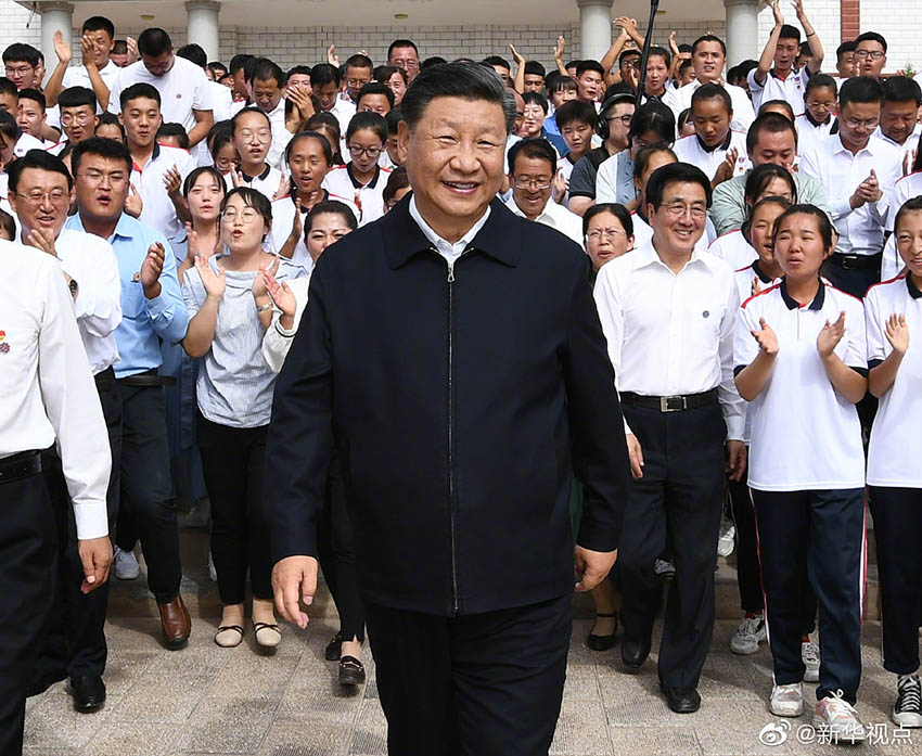 8月20日下午，中共中央總書記、國(guó)家主席、中央軍委主席習(xí)近平考察甘肅省張掖市山丹培黎學(xué)校。 新華社記者 謝環(huán)馳 攝