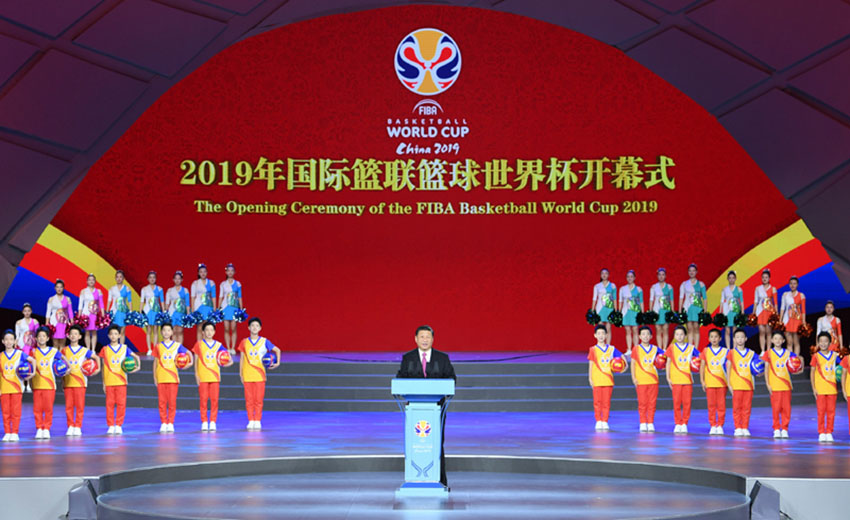 8月30日晚，2019年國際籃聯籃球世界杯開幕式在北京水立方舉行。國家主席習近平出席開幕式並宣布2019年國際籃聯籃球世界杯開幕。 新華社記者 申宏 攝