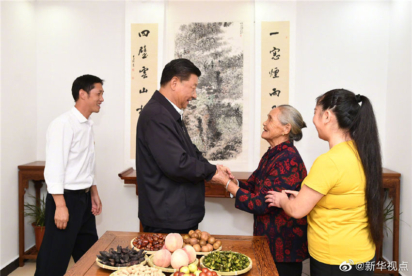 9月16日，中共中央總書記、國家主席、中央軍委主席習近平來到河南省新縣田鋪鄉田鋪大塆，了解這裡依托紅色旅游資源，打造創客小鎮、發展鄉村旅游業、推動鄉村振興等情況。 新華社記者 謝環馳 攝