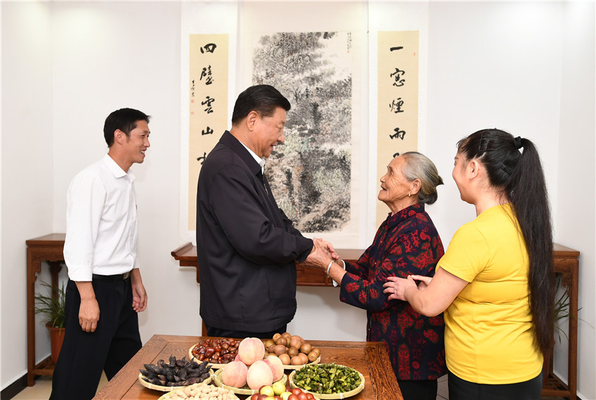 9月16日，中共中央總書記、國家主席、中央軍委主席習近平來到河南省新縣田鋪鄉田鋪大塆，了解這裡依托紅色旅游資源，打造創客小鎮、發展鄉村旅游業、推動鄉村振興等情況。 新華社記者 謝環馳 攝