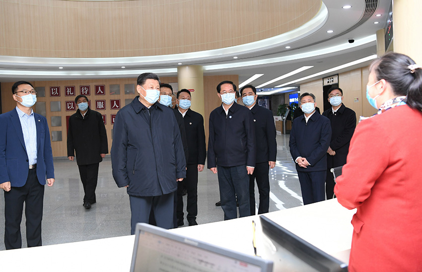 3月30日，中共中央總書記、國家主席、中央軍委主席習近平在浙江省安吉縣考察。這是習近平在安吉縣社會矛盾糾紛調處化解中心調研，了解基層矛盾糾紛調解工作情況。 新華社記者 燕雁 攝
