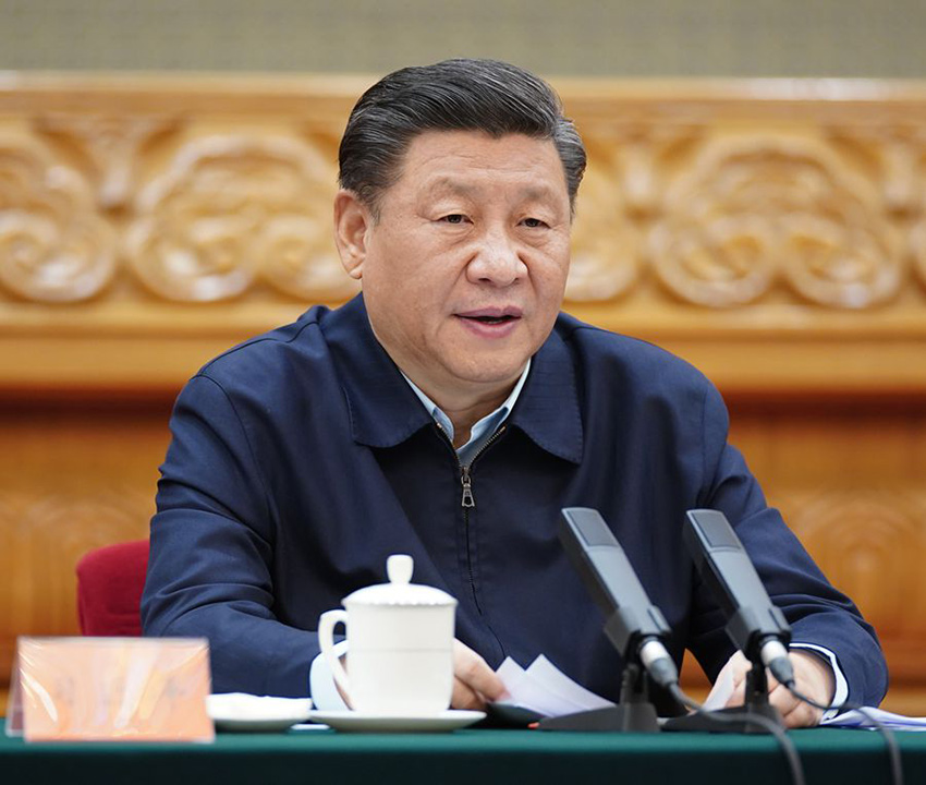 3月6日，中共中央總書記、國家主席、中央軍委主席習(xí)近平在北京出席決戰(zhàn)決勝脫貧攻堅座談會並發(fā)表重要講話。新華社記者 鞠鵬 攝