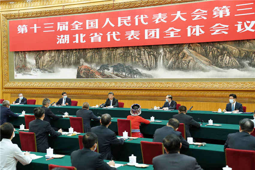 5月24日，中共中央總書記、國家主席、中央軍委主席習近平參加十三屆全國人大三次會議湖北代表團的審議。 新華社記者 黃敬文 攝