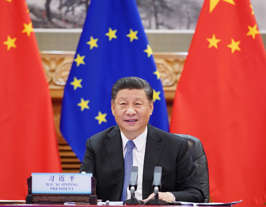 6月22日晚，國家主席習(xí)近平在北京以視頻方式會見歐洲理事會主席米歇爾和歐盟委員會主席馮德萊恩。 新華社記者 王曄 攝
