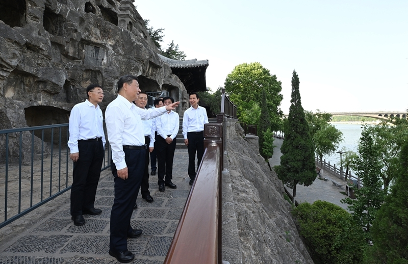 2025年5月19日至20日，中共中央總書記、國家主席、中央軍委主席習(xí)近平在河南考察。這是19日下午，習(xí)近平在洛陽龍門石窟考察。新華社記者 謝環(huán)馳 攝