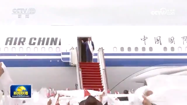 習近平在出席西藏自治區成立60周年慶祝活動后返回北京
