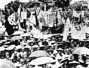 圖為1926年7月9日,廣州人民舉行集會歡送國民革命軍北伐。新華社發(fā)