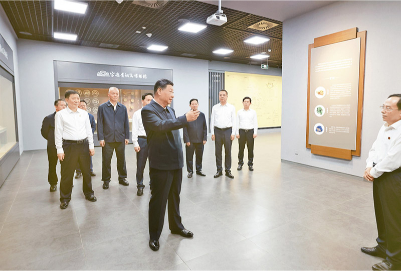 2024年9月10日，中共中央總書記、國家主席、中央軍委主席習近平在前往甘肅考察途中，來到陝西省寶雞市參觀寶雞青銅器博物院。 新華社記者 王曄/攝